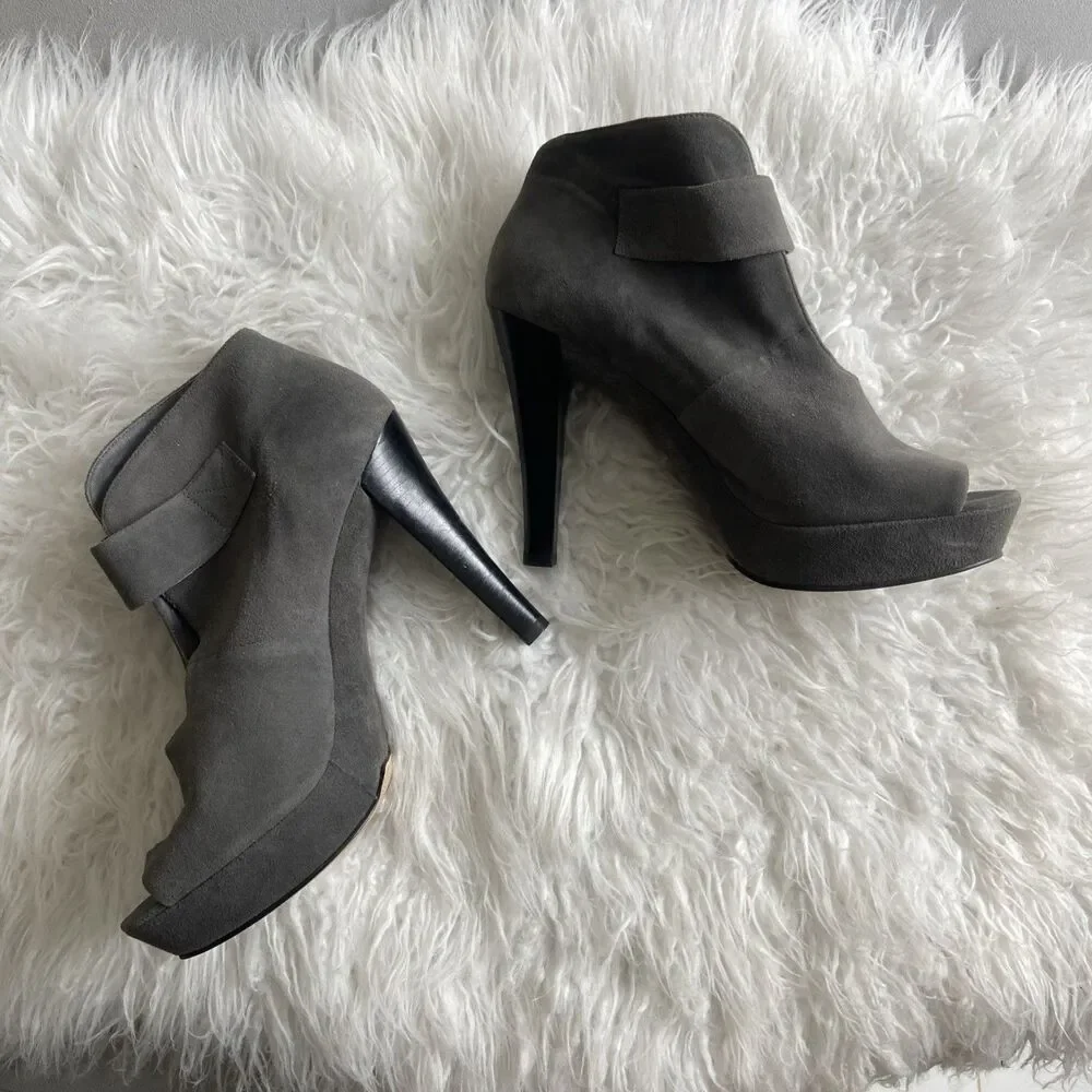 Michael Kors Womens Devenport Bootie Pump Size 9 Gray Suede Open Toe High Heel